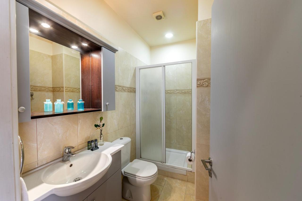 Mackenzie Beachfront Eftyhia Suite Larnaca Zewnętrze zdjęcie