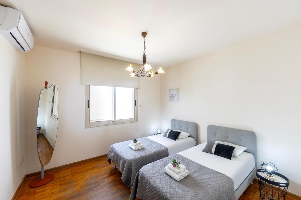 Mackenzie Beachfront Eftyhia Suite Larnaca Zewnętrze zdjęcie