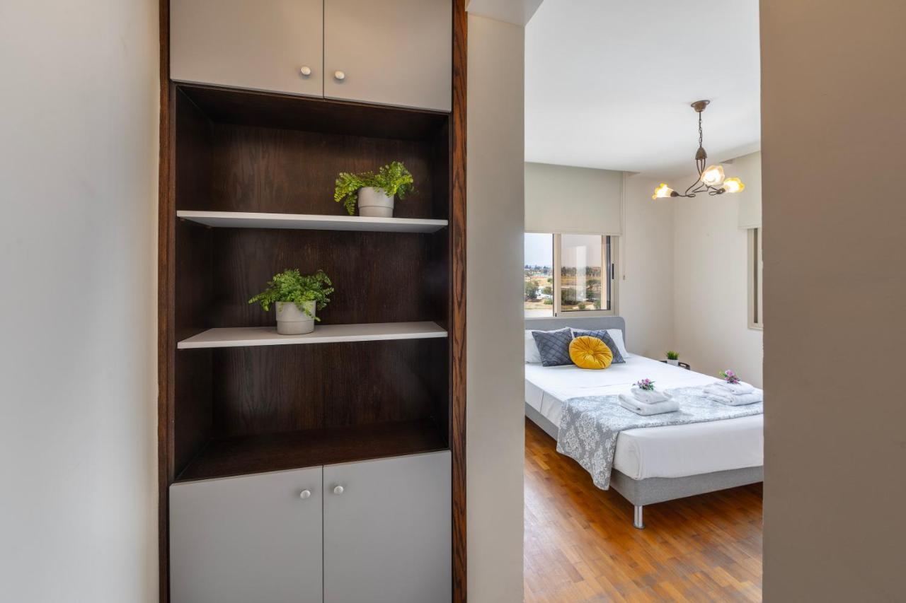 Mackenzie Beachfront Eftyhia Suite Larnaca Zewnętrze zdjęcie